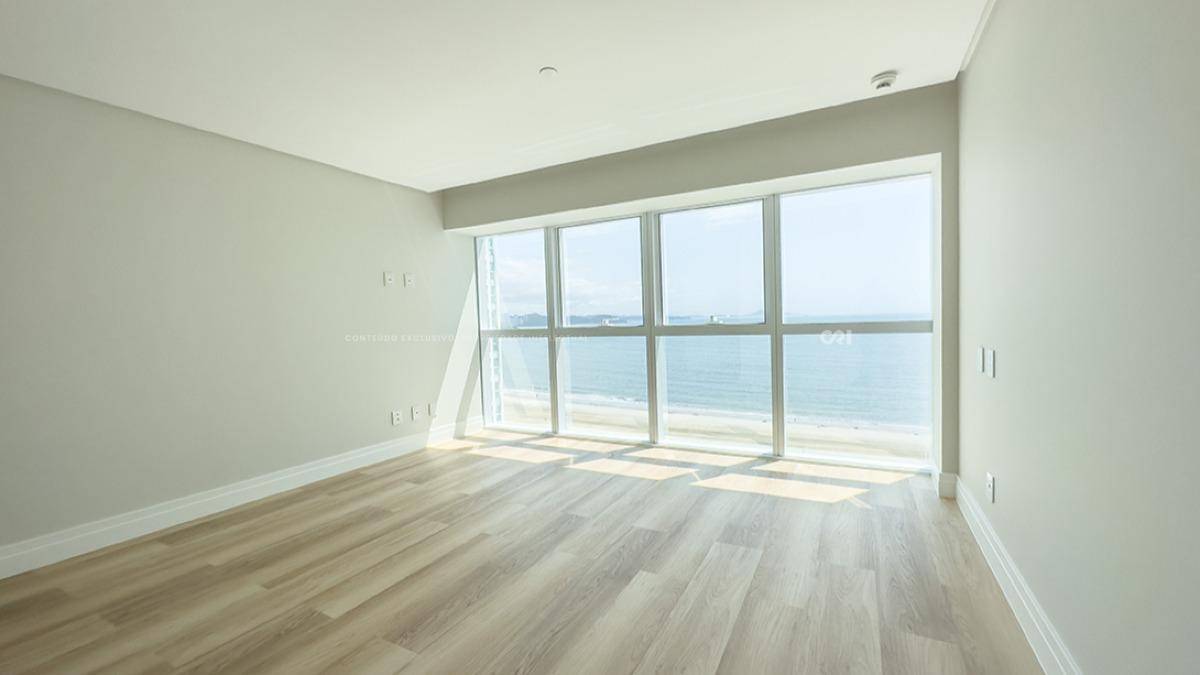 Apartamento com 4 suítes no edifício One Tower na Barra Sul, Balneário Camboriú