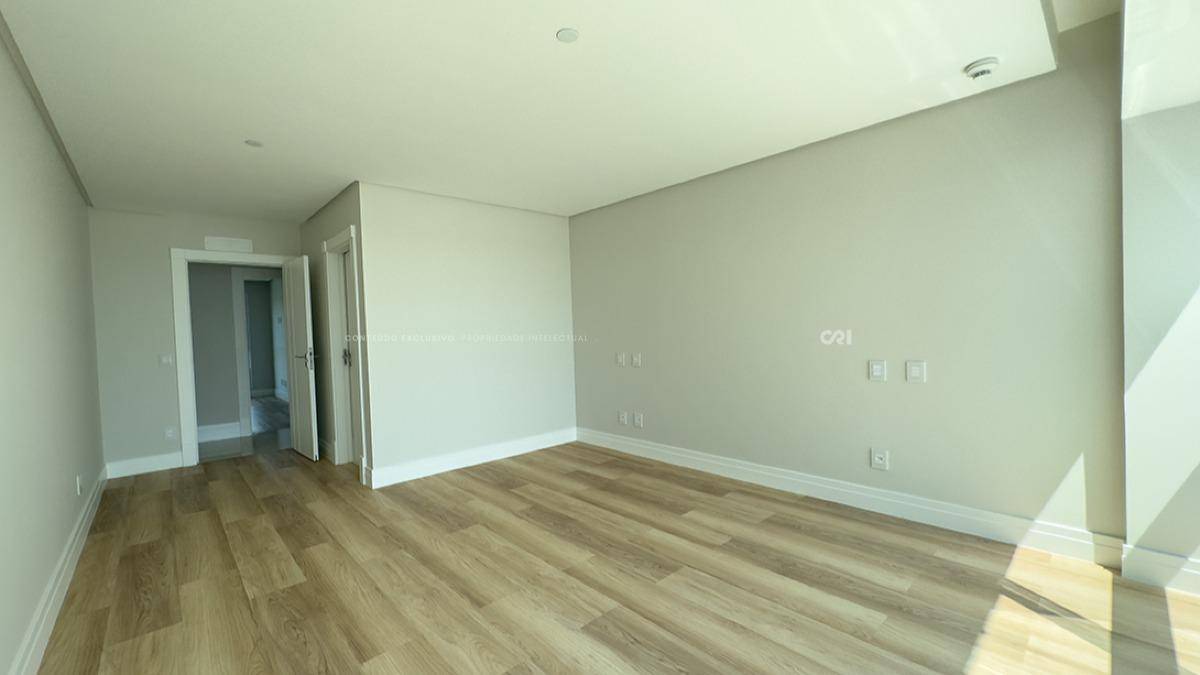 Apartamento com 4 suítes no edifício One Tower na Barra Sul, Balneário Camboriú