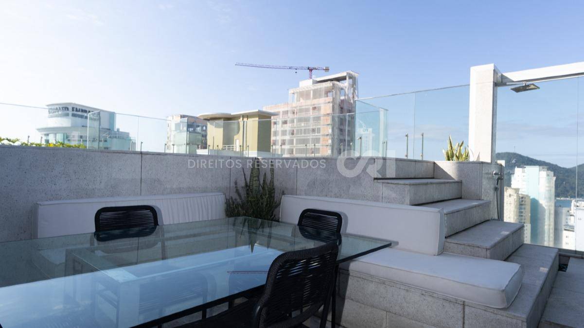 Apartamento com 4 suítes no Villa Di Mare no Centro de Balneário Camboriú