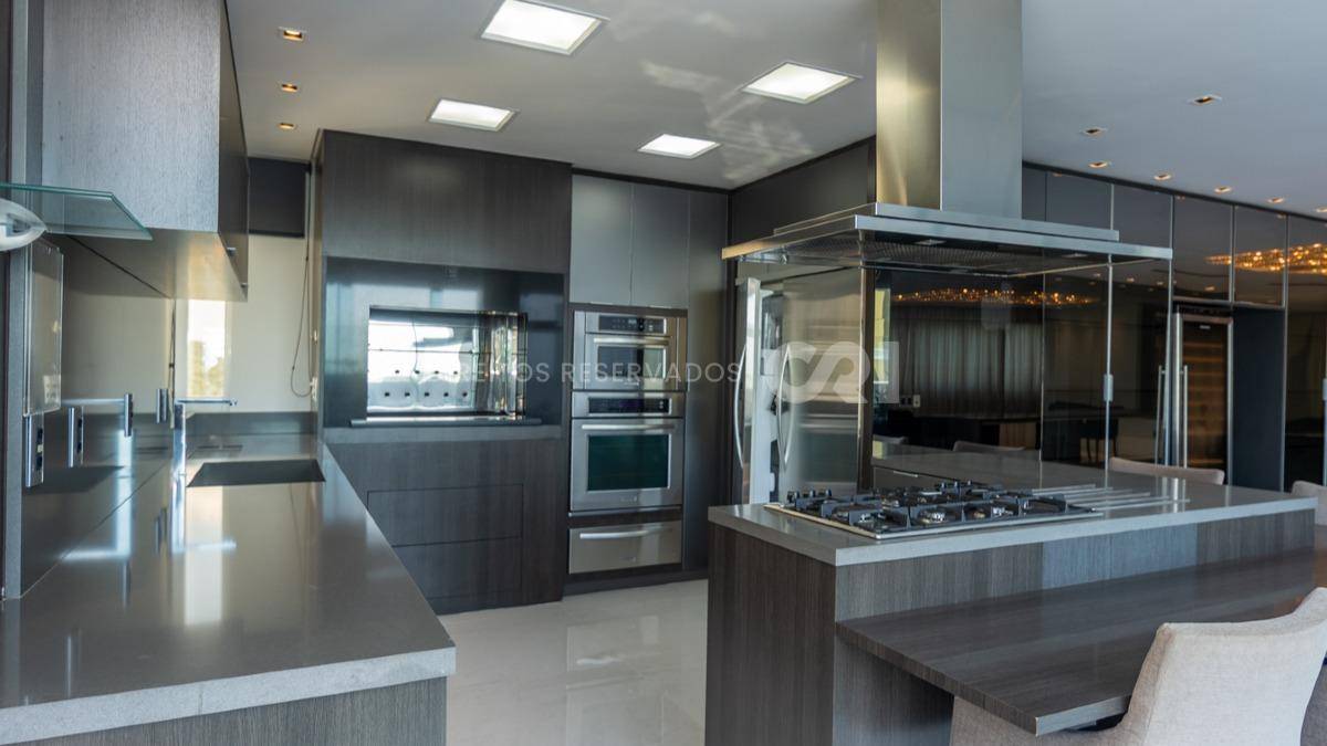 Apartamento com 4 suítes no Villa Di Mare no Centro de Balneário Camboriú