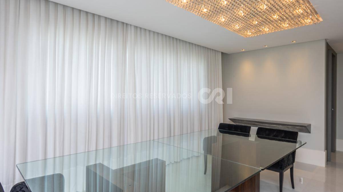 Apartamento com 4 suítes no Villa Di Mare no Centro de Balneário Camboriú