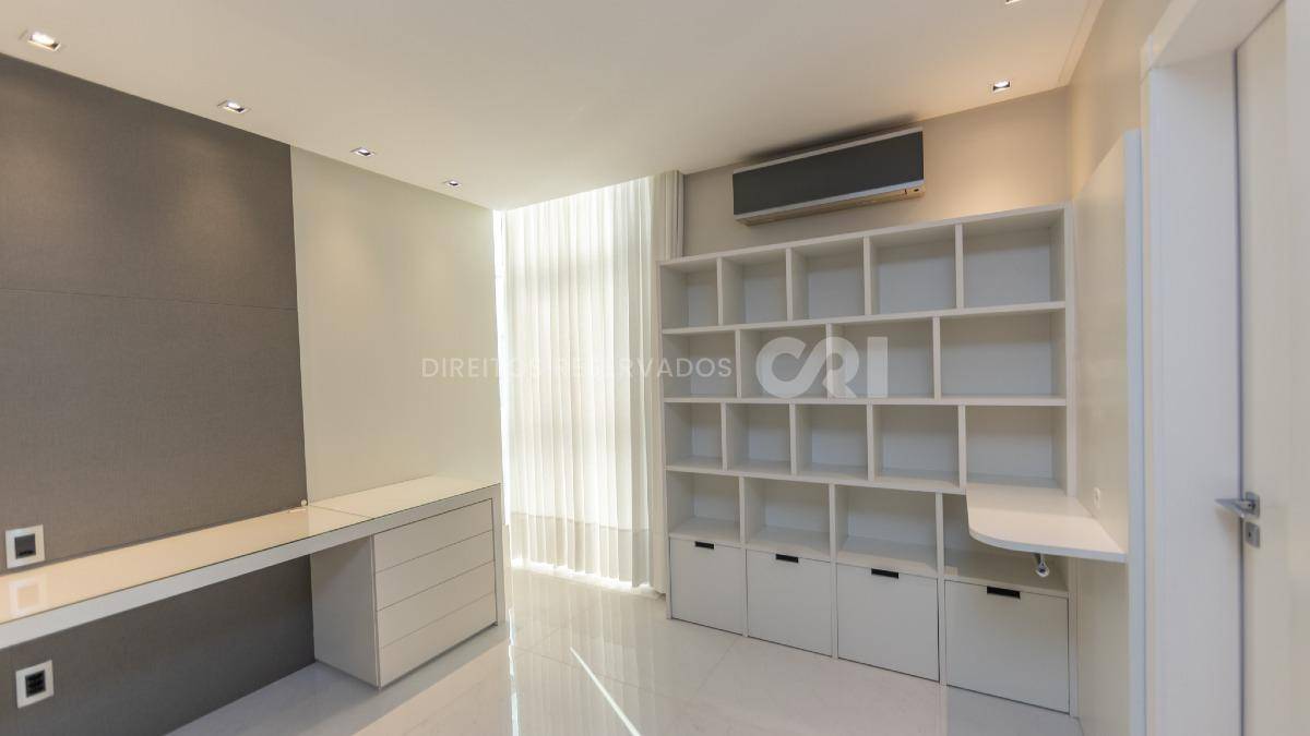 Apartamento com 4 suítes no Villa Di Mare no Centro de Balneário Camboriú