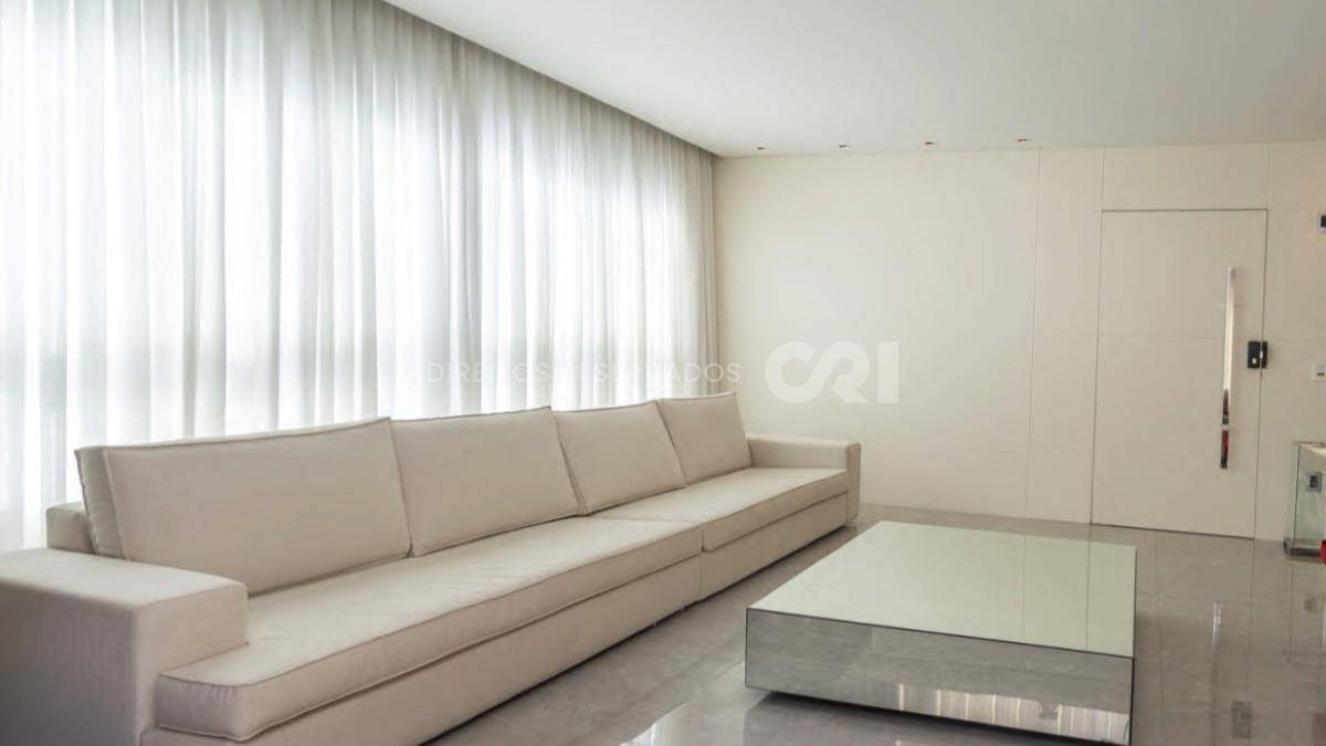 Apartamento com 4 suítes no Villa Di Mare no Centro de Balneário Camboriú