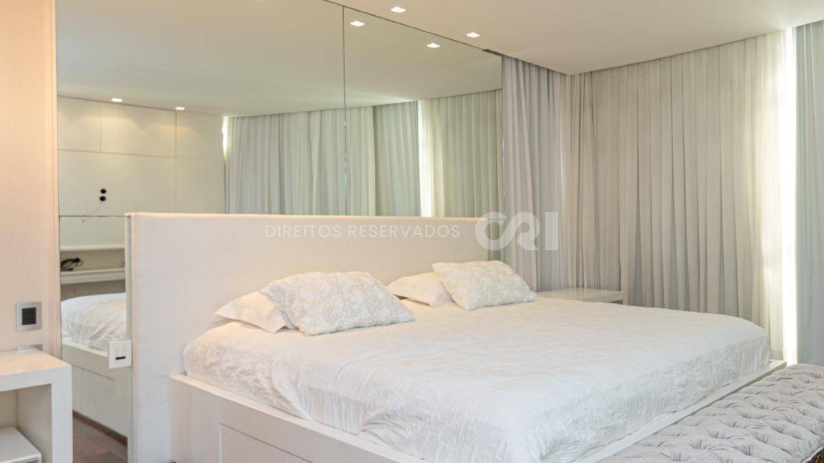 Apartamento com 4 suítes no Villa Di Mare no Centro de Balneário Camboriú
