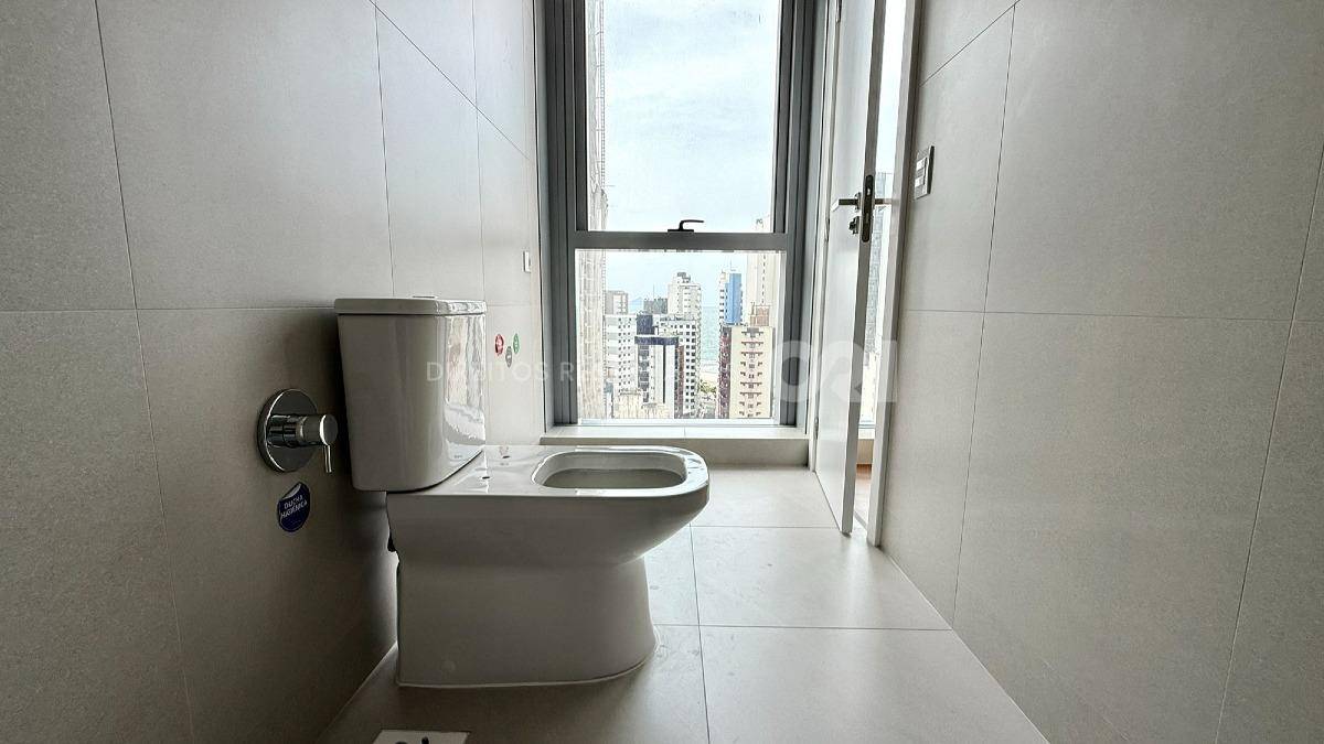 Apartamento no Edifício Vitra by Pininfarina com 04 Suítes no Centro em Balneário Camboriú
