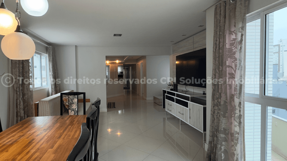 Apartamento com 3 dormitórios no Residencial Yverdon no Centro em Balneário Camboriú
