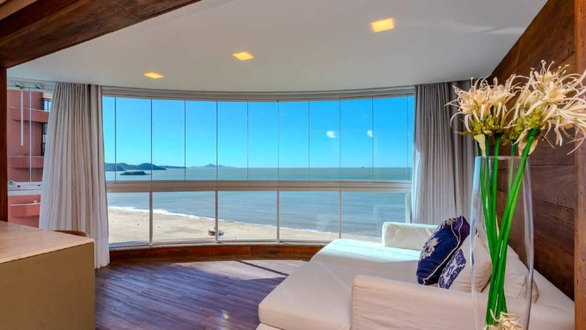 Apartamento com 2 suítes no Number One na Barra Sul em Balneário Camboriú