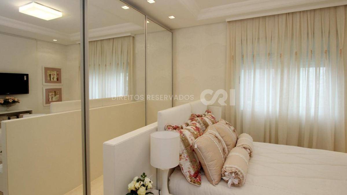 Apartamento mobiliado com 3 suítes no Edifício Alexandria no Centro em Balneário Camboriú