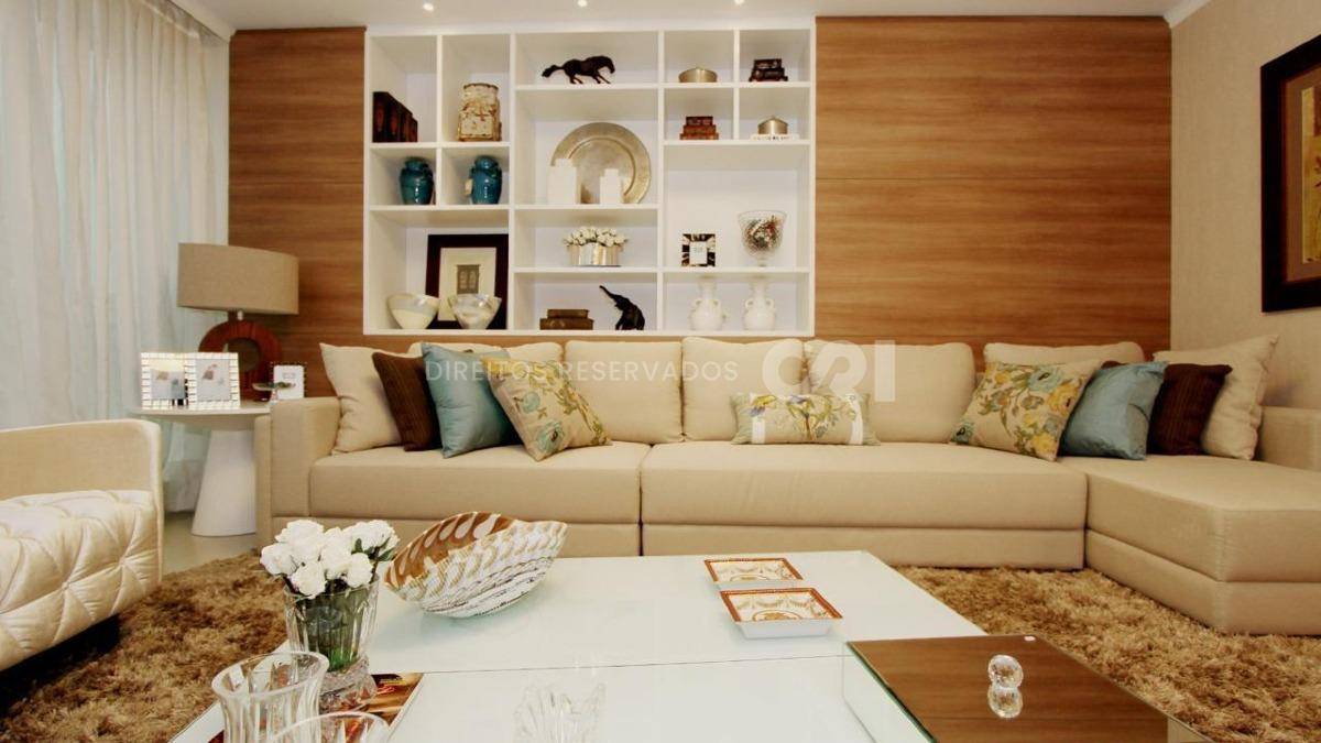 Apartamento mobiliado com 3 suítes no Edifício Alexandria no Centro em Balneário Camboriú