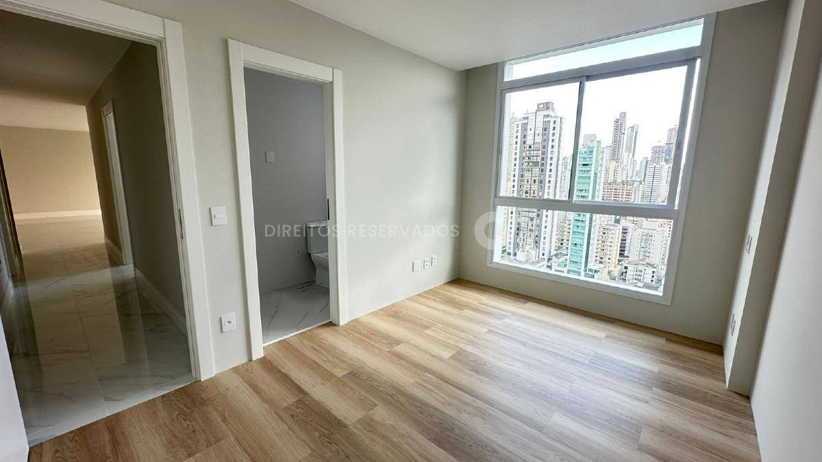 Apartamento 3 suítes Edifício Horizon Residence no Centro de Balneário Camboriú