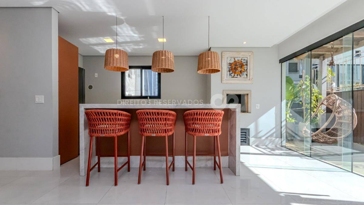 Apartamento garden com 3 suítes no Argos Residence no Centro de Balneário Camboriú