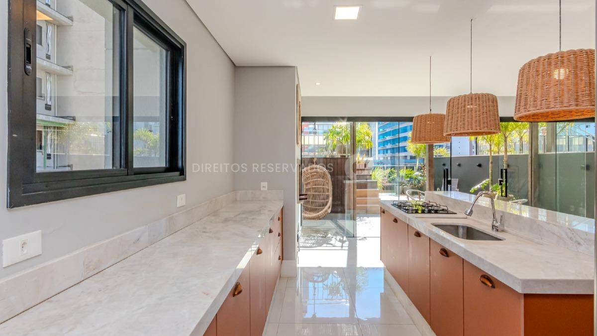 Apartamento garden com 3 suítes no Argos Residence no Centro de Balneário Camboriú