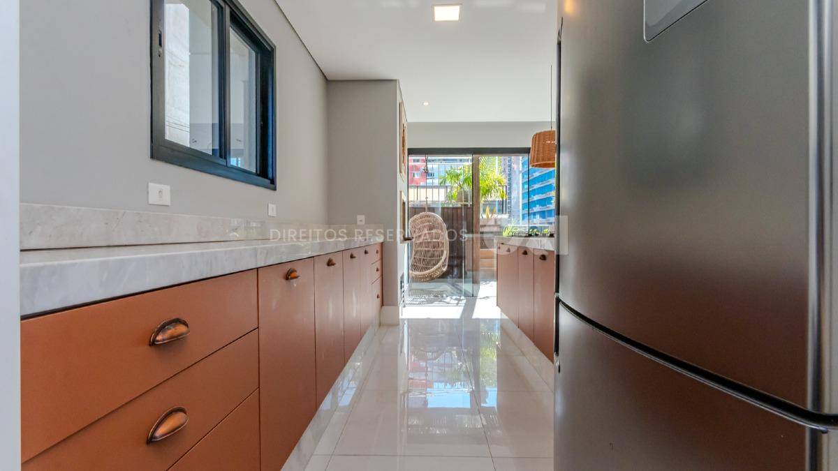 Apartamento garden com 3 suítes no Argos Residence no Centro de Balneário Camboriú