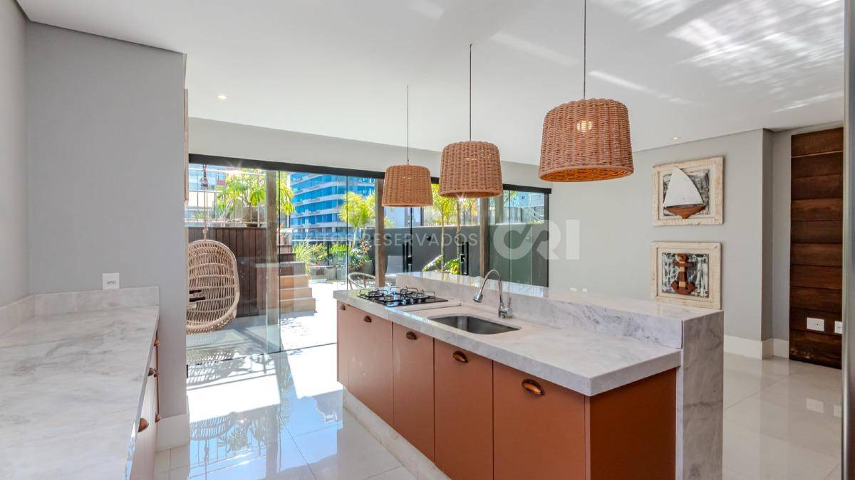 Apartamento garden com 3 suítes no Argos Residence no Centro de Balneário Camboriú