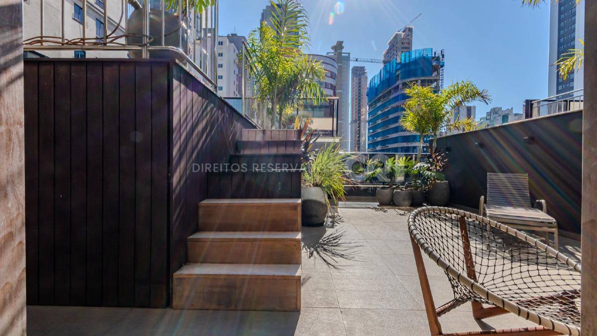 Apartamento garden com 3 suítes no Argos Residence no Centro de Balneário Camboriú
