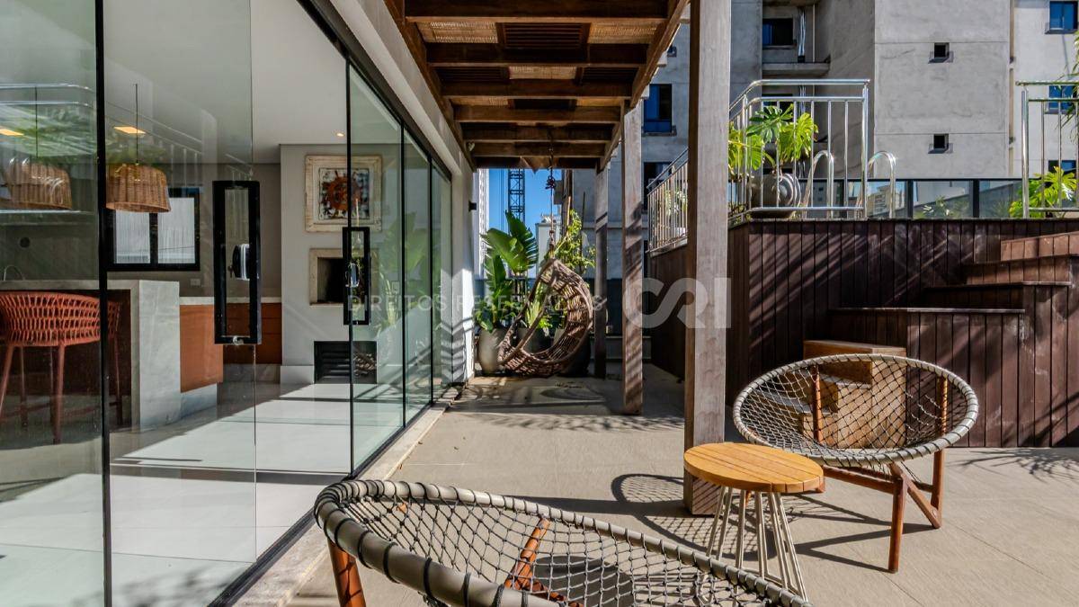 Apartamento garden com 3 suítes no Argos Residence no Centro de Balneário Camboriú