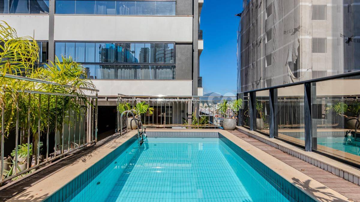 Apartamento garden com 3 suítes no Argos Residence no Centro de Balneário Camboriú