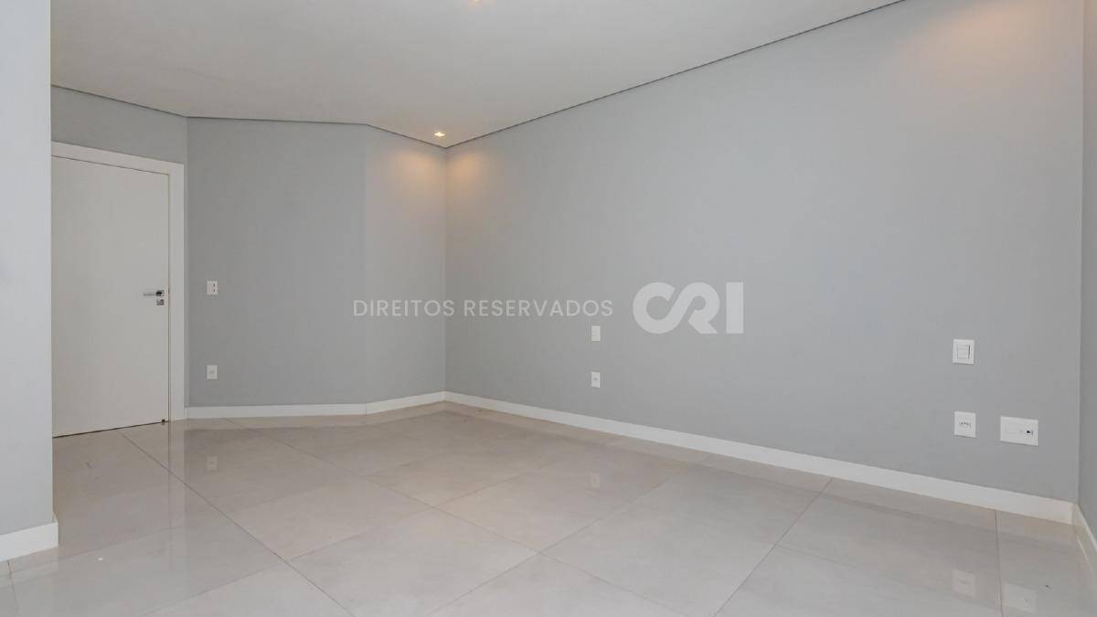 Apartamento garden com 3 suítes no Argos Residence no Centro de Balneário Camboriú