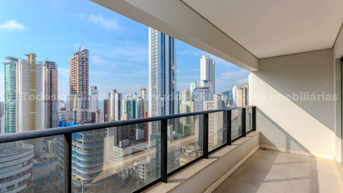 Apartamento com 3 suítes no Argos Residence no Centro de Balneário Camboriú