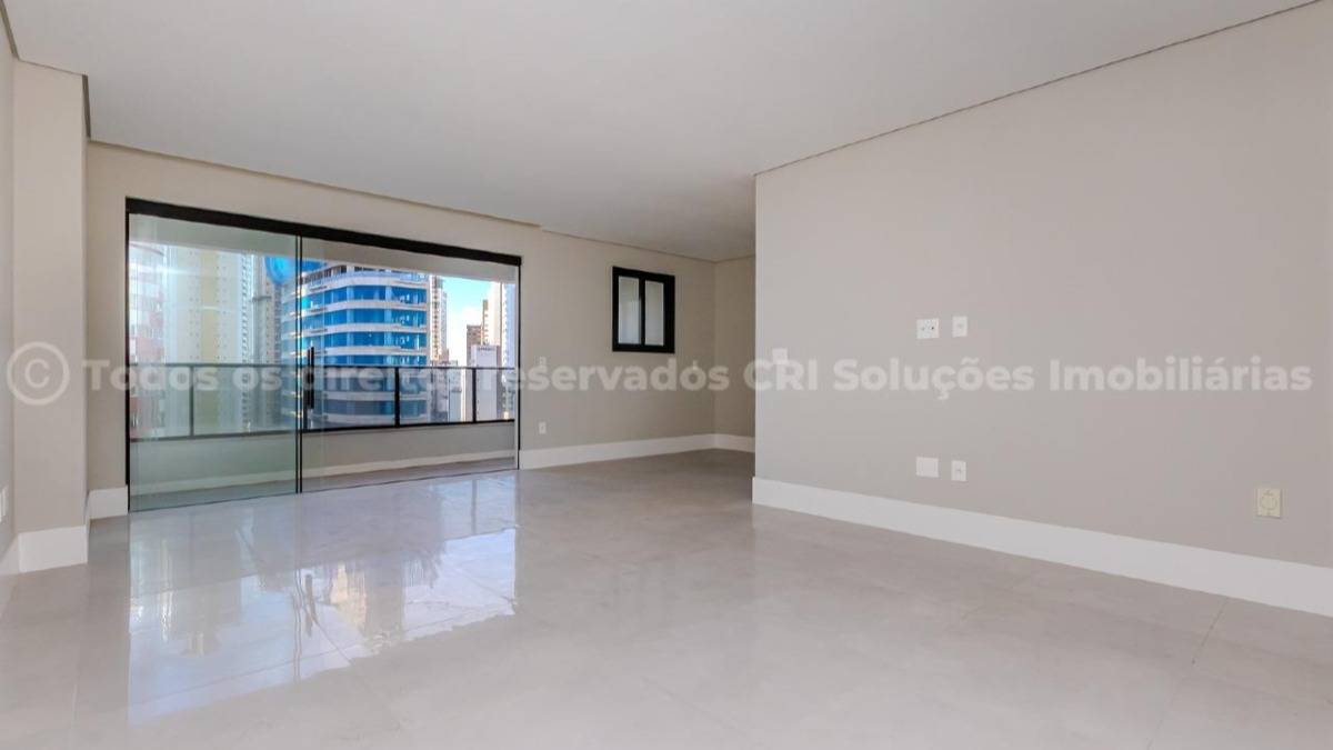 Apartamento com 4 suítes no Argos Residence no Centro de Balneário Camboriú