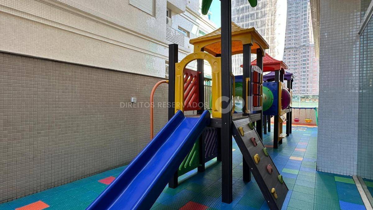 Apartamento com 4 suítes mobiliado no Le grand Parc no Centro de Itapema