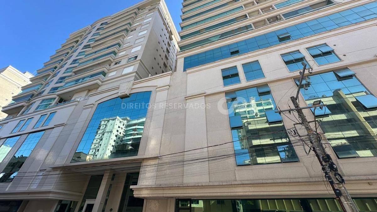 Apartamento com 4 suítes mobiliado no Le grand Parc no Centro de Itapema