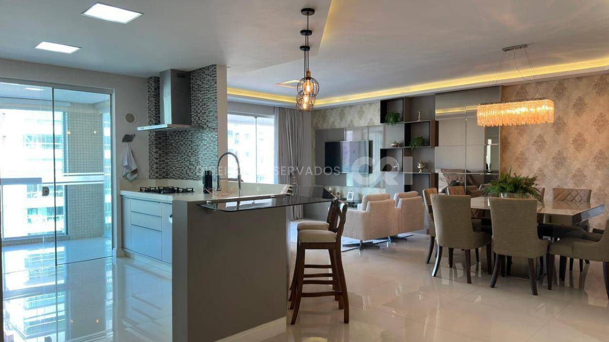 Apartamento com 4 suítes mobiliado no Le grand Parc no Centro de Itapema
