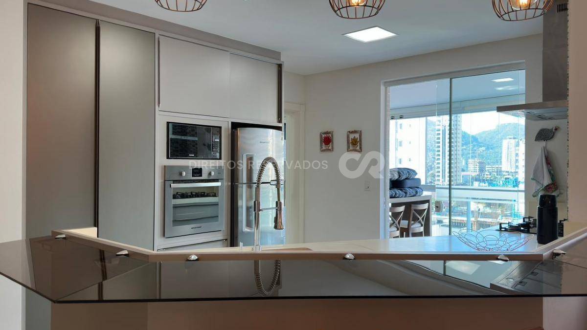 Apartamento com 4 suítes mobiliado no Le grand Parc no Centro de Itapema