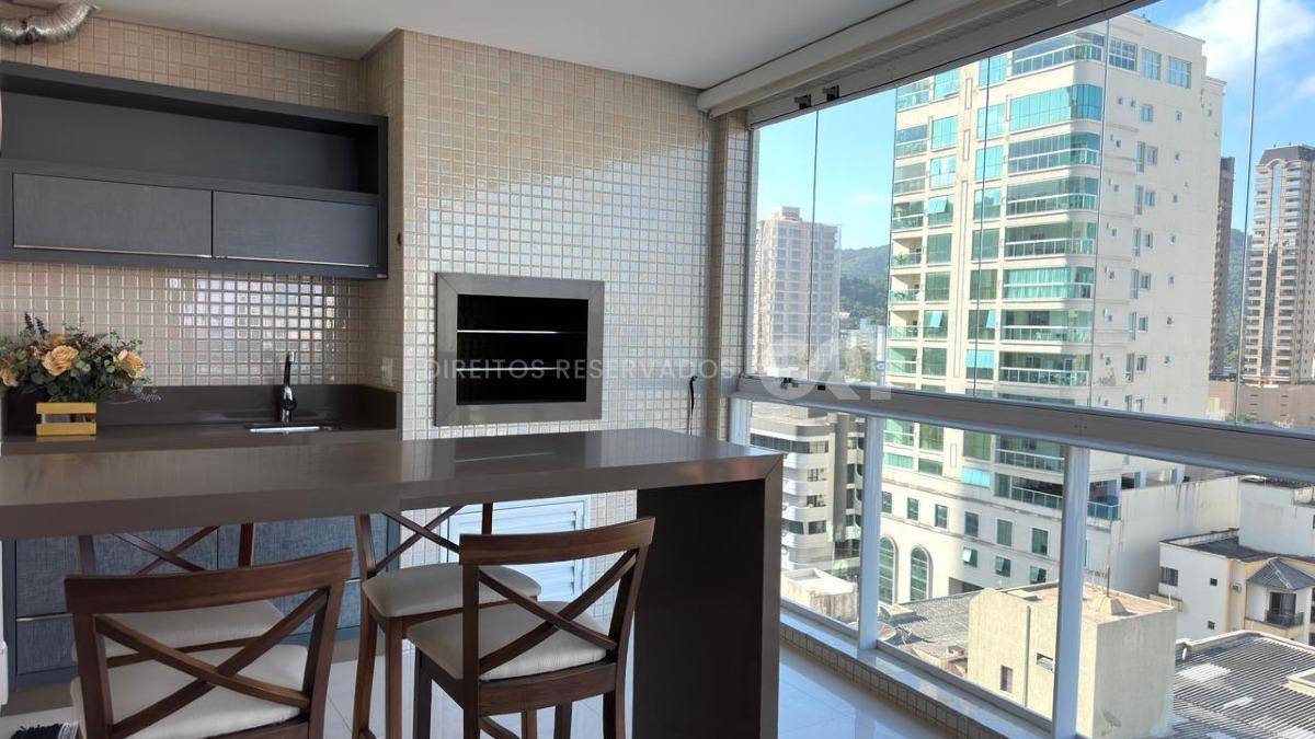 Apartamento com 4 suítes mobiliado no Le grand Parc no Centro de Itapema