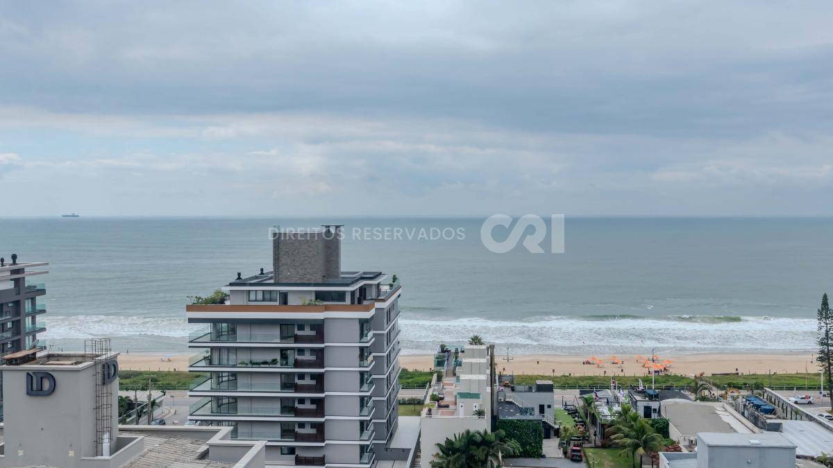 Apartamento com 2 suítes na Ilha de Maui Residence na Praia Brava em Itajaí