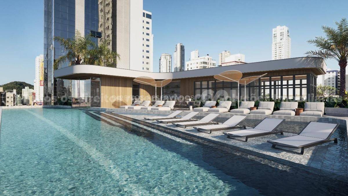 Apartamento com 03 suítes no Luminare Residencial no Centro em Balneário Camboriú
