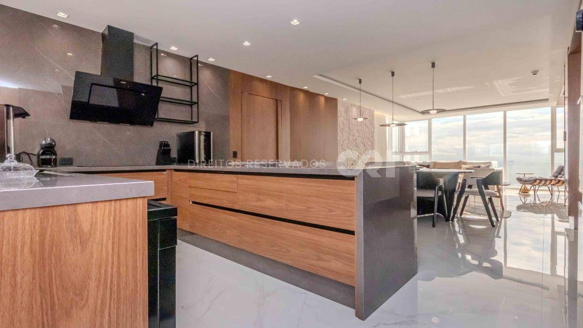 Apartamento mobiliado com 4 suítes no Grand Place Tower no Centro, Balneário Camboriú