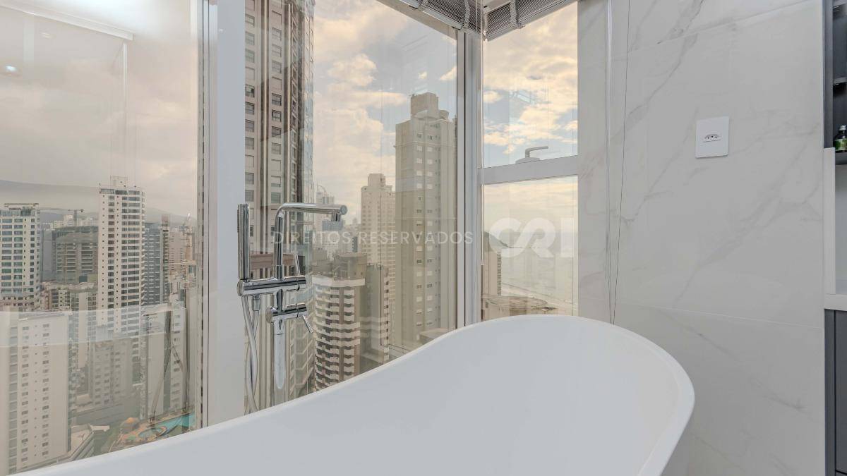 Apartamento mobiliado com 4 suítes no Grand Place Tower no Centro, Balneário Camboriú