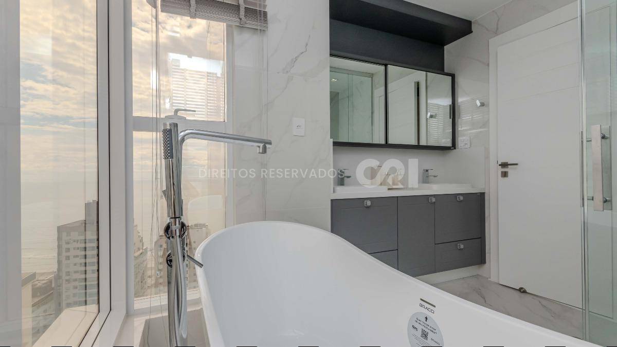 Apartamento mobiliado com 4 suítes no Grand Place Tower no Centro, Balneário Camboriú