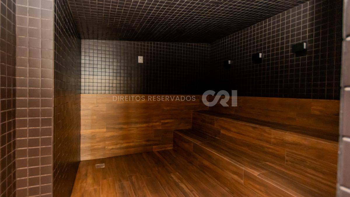 Apartamento com 3 suítes no edifício Fiori Del Mare na Meia Praia em Itapema