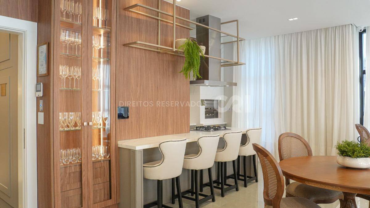 Apartamento com 2 suítes no edifício Imperial Coast no Centro em Itapema