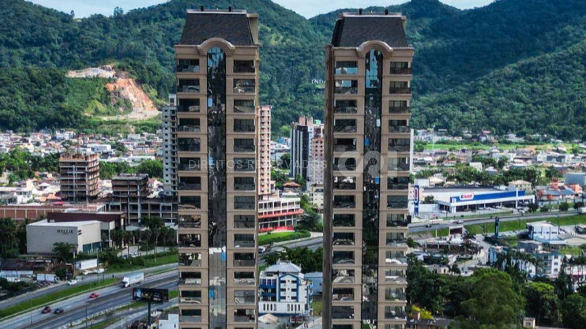 Apartamento com 2 suítes no edifício Imperial Coast no Centro em Itapema