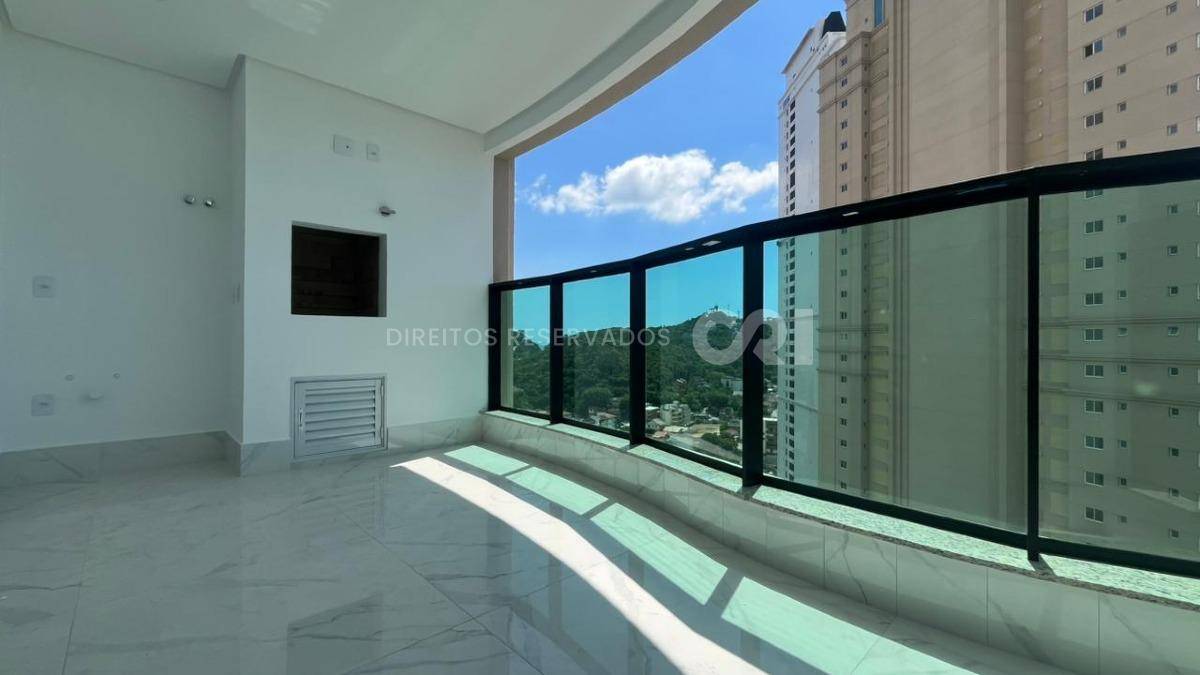Apartamento com 4 suítes no Residencial Ristretto no Canto da Praia em Itapema