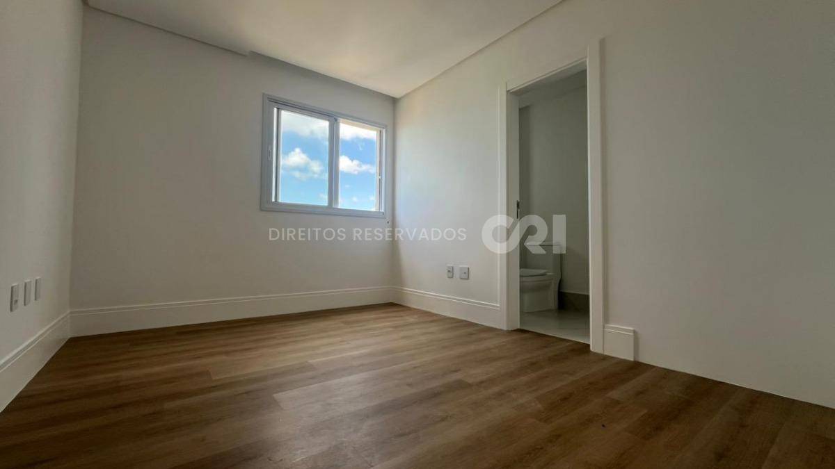 Apartamento com 4 suítes no Residencial Ristretto no Canto da Praia em Itapema