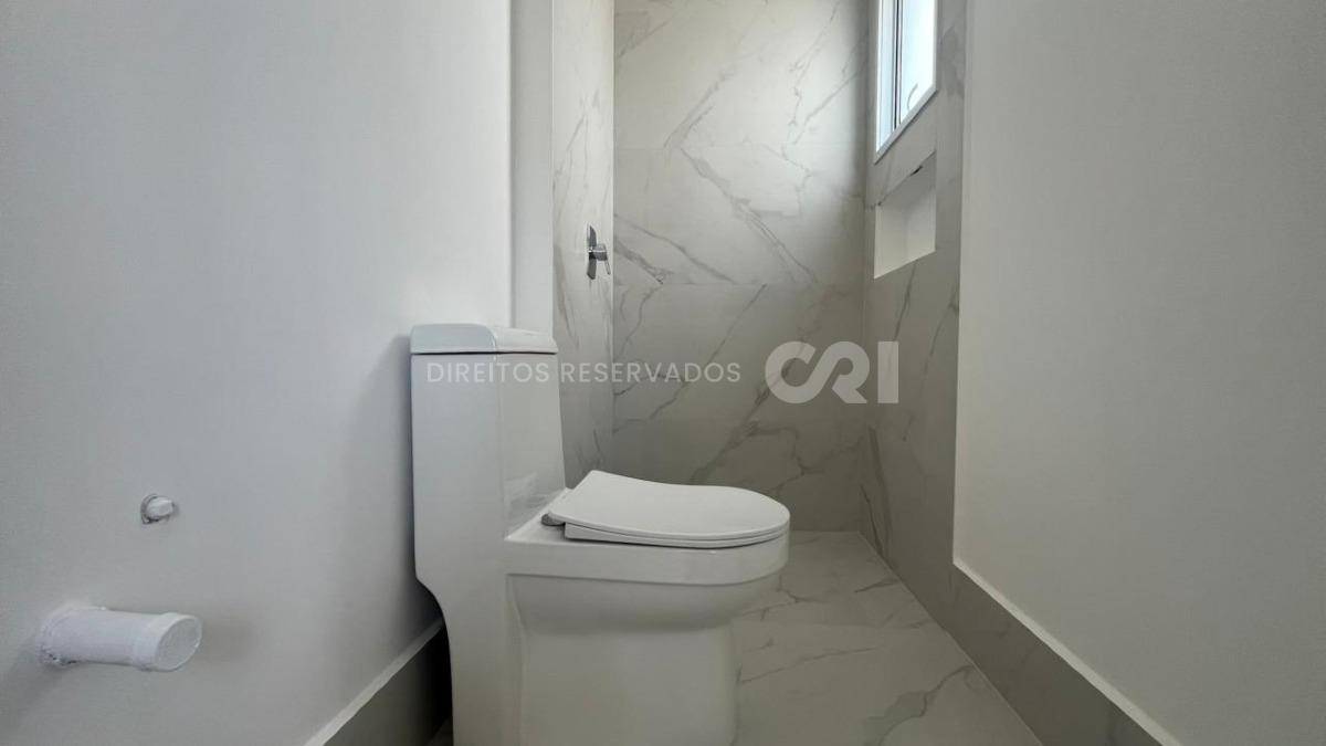 Apartamento com 4 suítes no Residencial Ristretto no Canto da Praia em Itapema