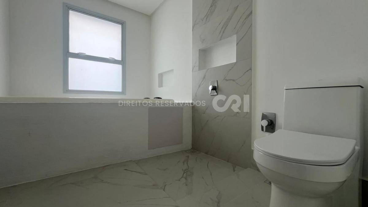 Apartamento com 4 suítes no Residencial Ristretto no Canto da Praia em Itapema