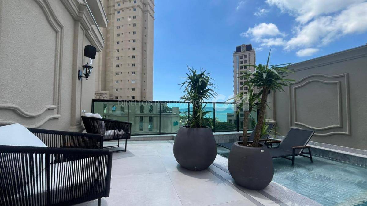 Apartamento com 4 suítes no Residencial Ristretto no Canto da Praia em Itapema