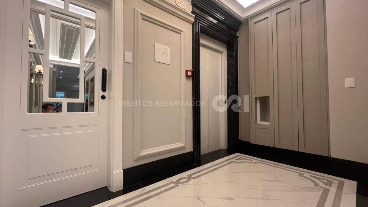 Apartamento com 4 suítes no Residencial Ristretto no Canto da Praia em Itapema