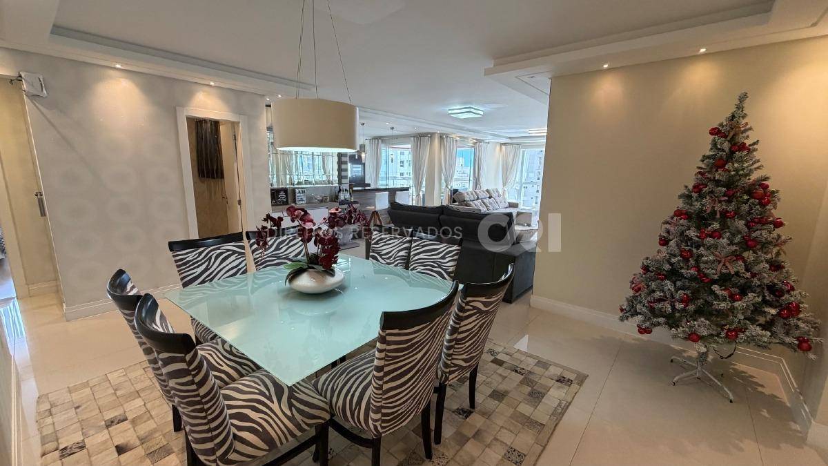Apartamento com 3 suítes 185m² no Mar das Arábias na Meia Praia em Itapema