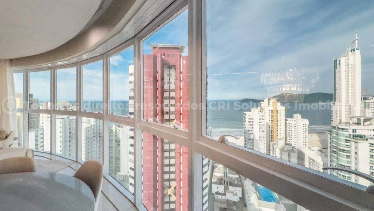 Apartamento com 4 suítes no Olympo Tower no Centro de Balneário Camboriú