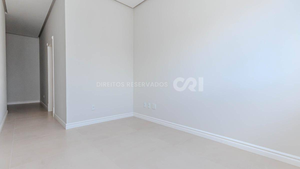 Apartamento com 4 suítes no Magnifique Imperiale na Meia Praia em Itapema