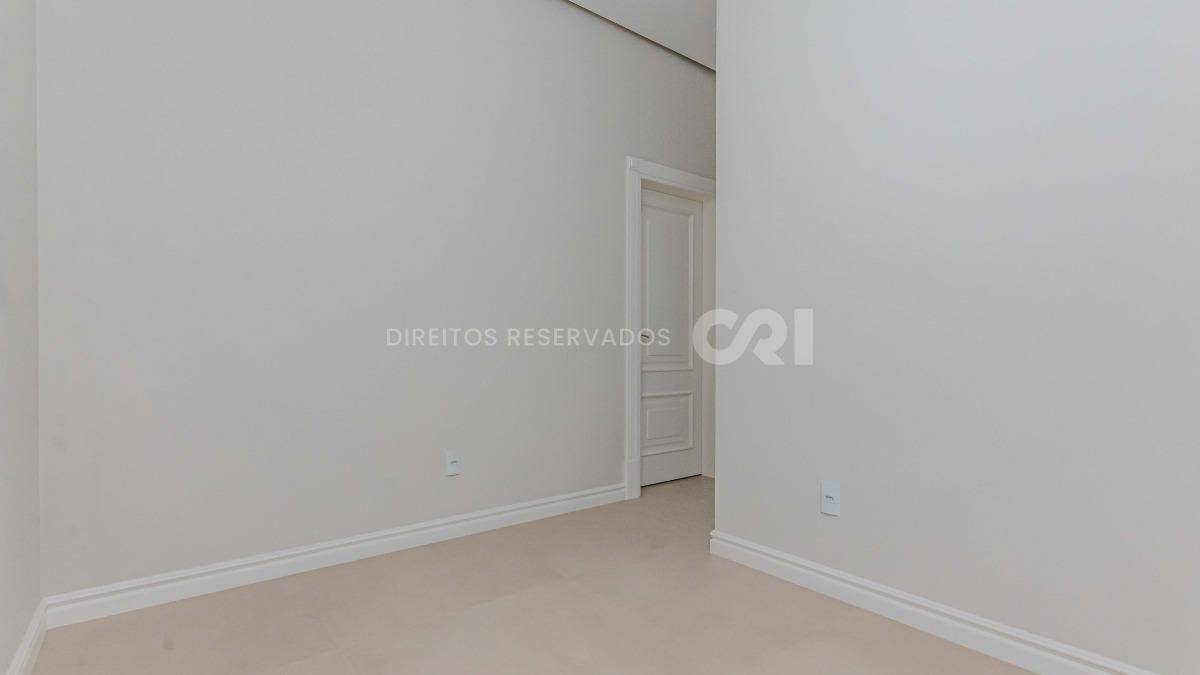 Apartamento com 4 suítes no Magnifique Imperiale na Meia Praia em Itapema