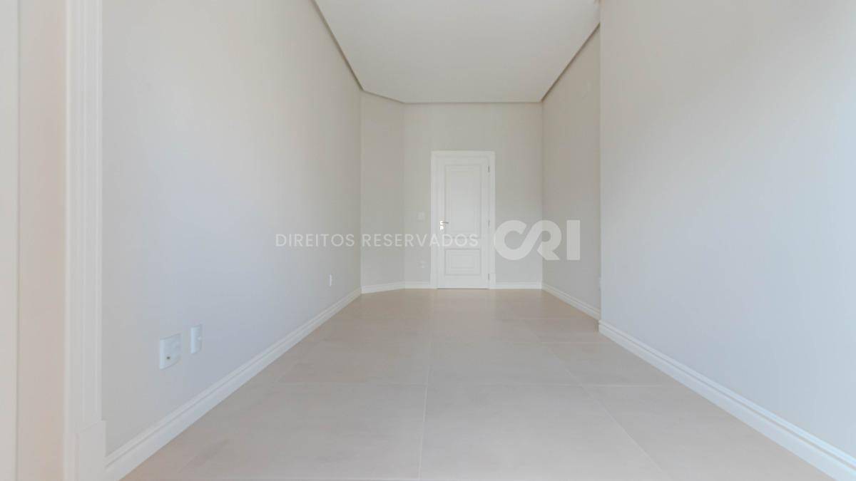 Apartamento com 4 suítes no Magnifique Imperiale na Meia Praia em Itapema