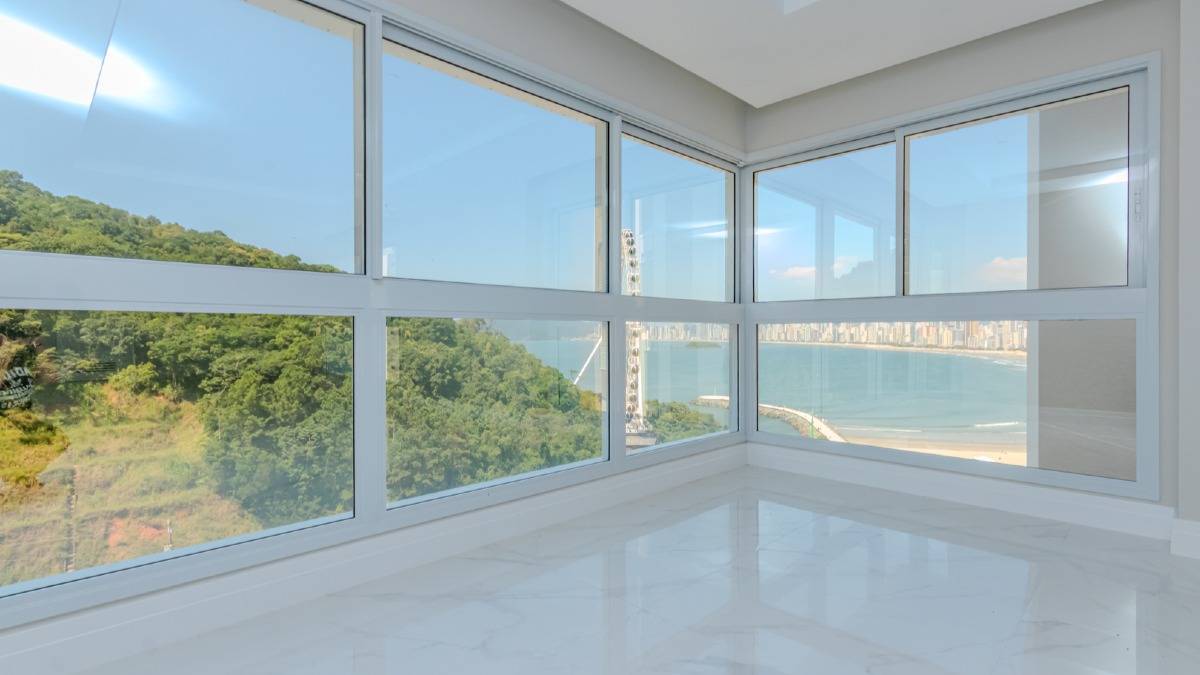 Apartamento com 4 suítes no Blue Coast Tower no Pioneiros em Balneário Camboriú