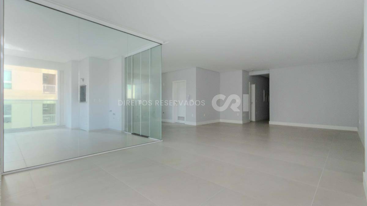 Apartamento com 3 suítes no Residencial El Elyon na Meia Praia, Itapema